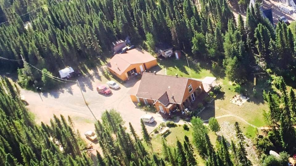 チブーガモー Gite De La Riviere Bed & Breakfast エクステリア 写真
